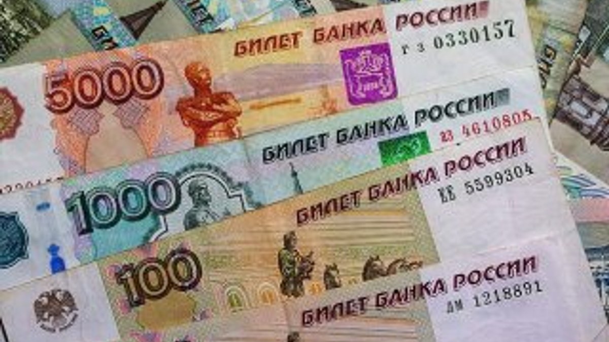 Rusya banka iflasları nedeniyle 100 milyar ruble kaybetti