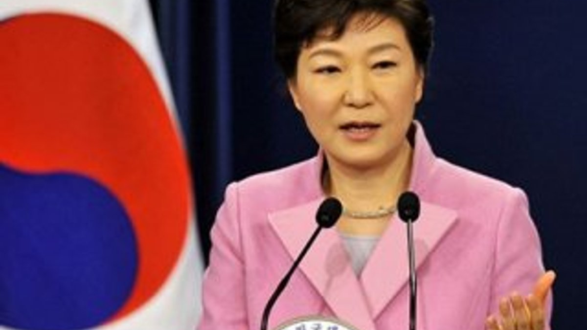 Güney Kore'de eski Devlet Başkanı Park tutuklandı