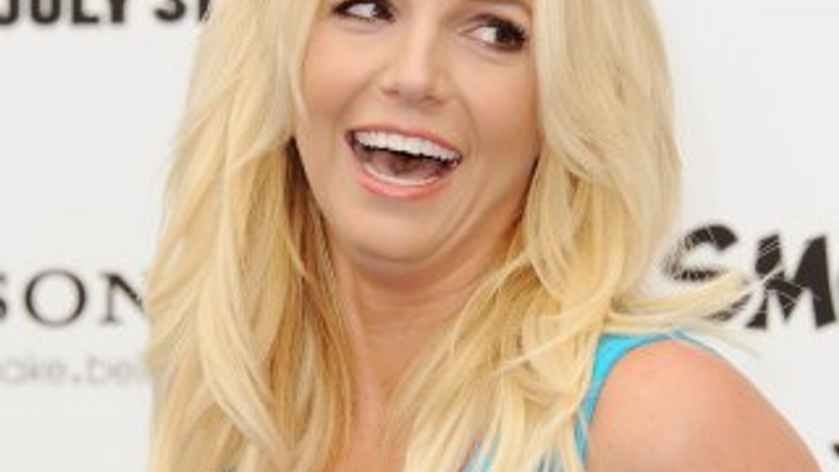 Britney Spears İsrail'de seçim erteletti
