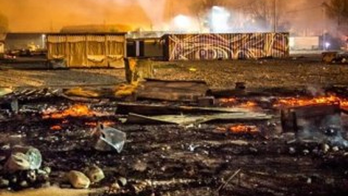 Fransa'daki mülteci kampında yangın
