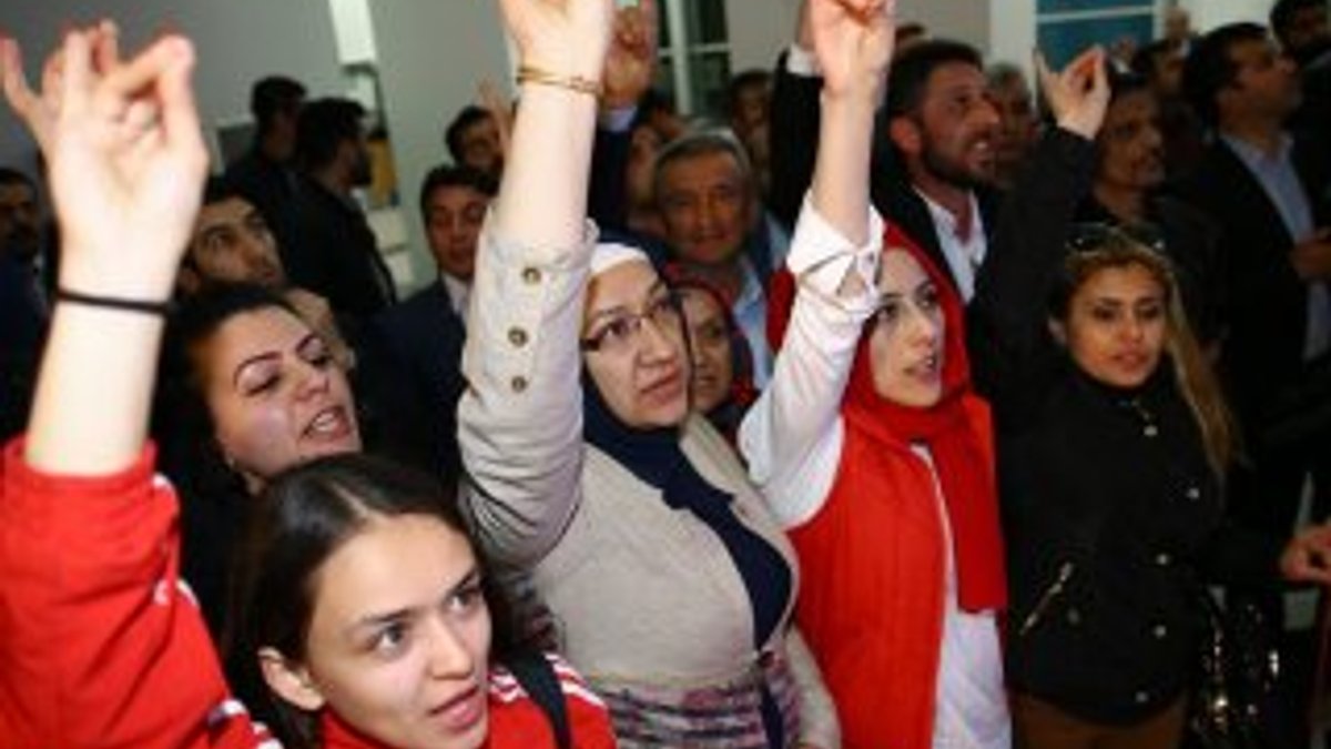 MHP'liler referandum sonuçlarını kutladı