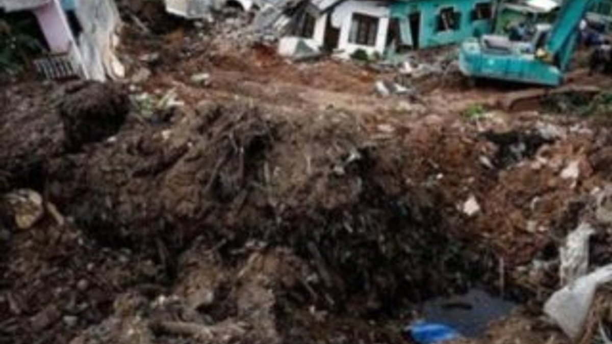 Sri Lanka'da çöp faciasında ölü sayısı artıyor