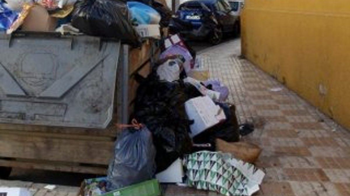 Fransa'da çöp toplayıcıları greve başladı