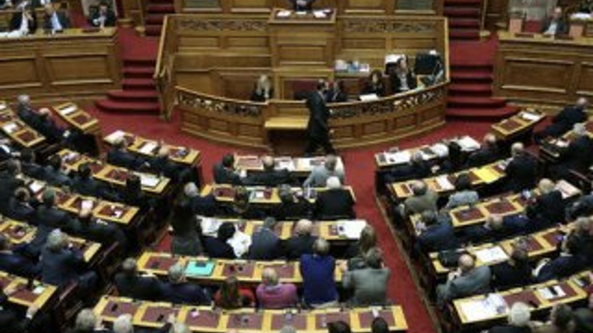 Yunanistan'ın bütçesi 2016'da fazla verdi