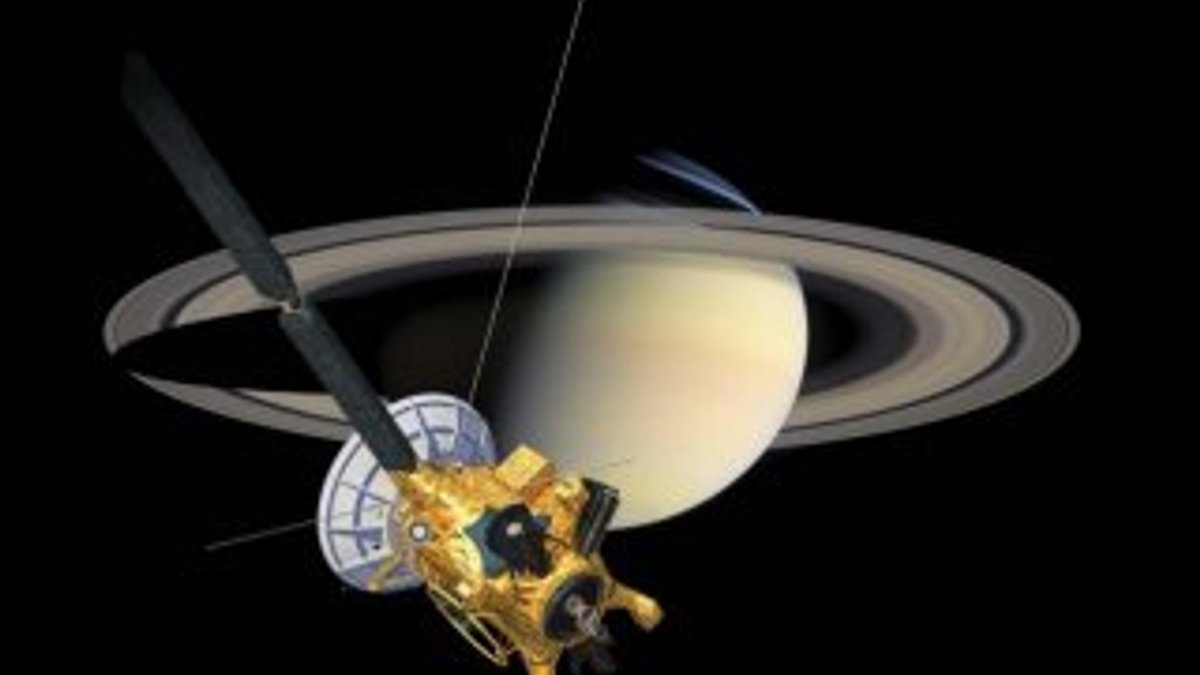 Cassini, ilk dalışını yaptı