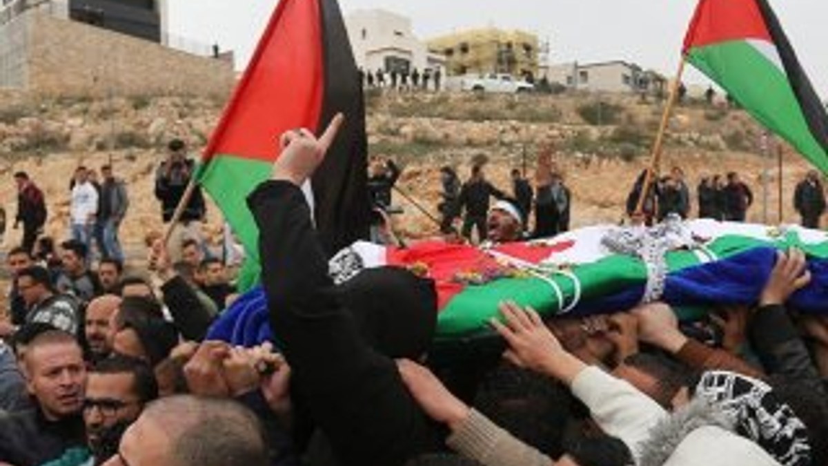 İsrail askerlerinin öldürdüğü Filistinli defnedildi