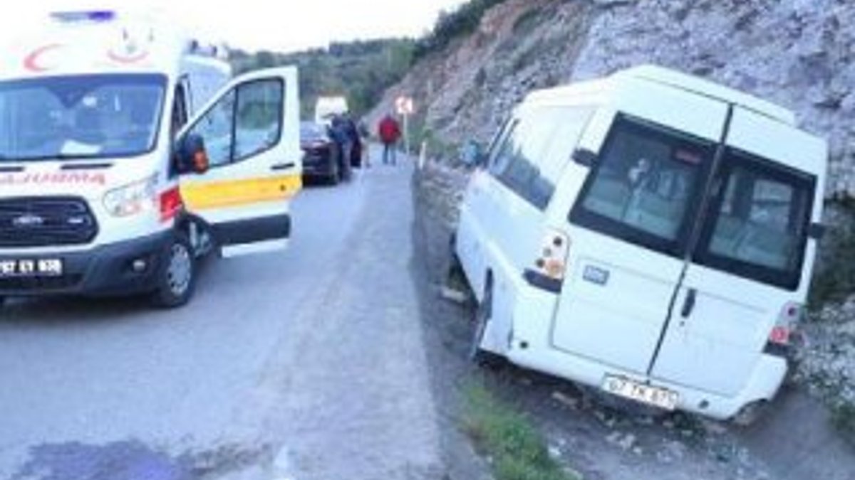 Zonguldak'ta işçi servisi kaza yaptı: 8 yaralı