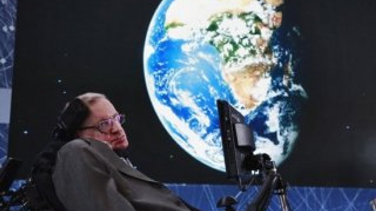 Hawking: Dünya’yı 100 yıl içerisinde terk etmeliyiz