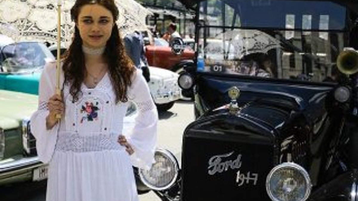 Klasik otomobil ve motosikletler Saraybosna'da buluştu
