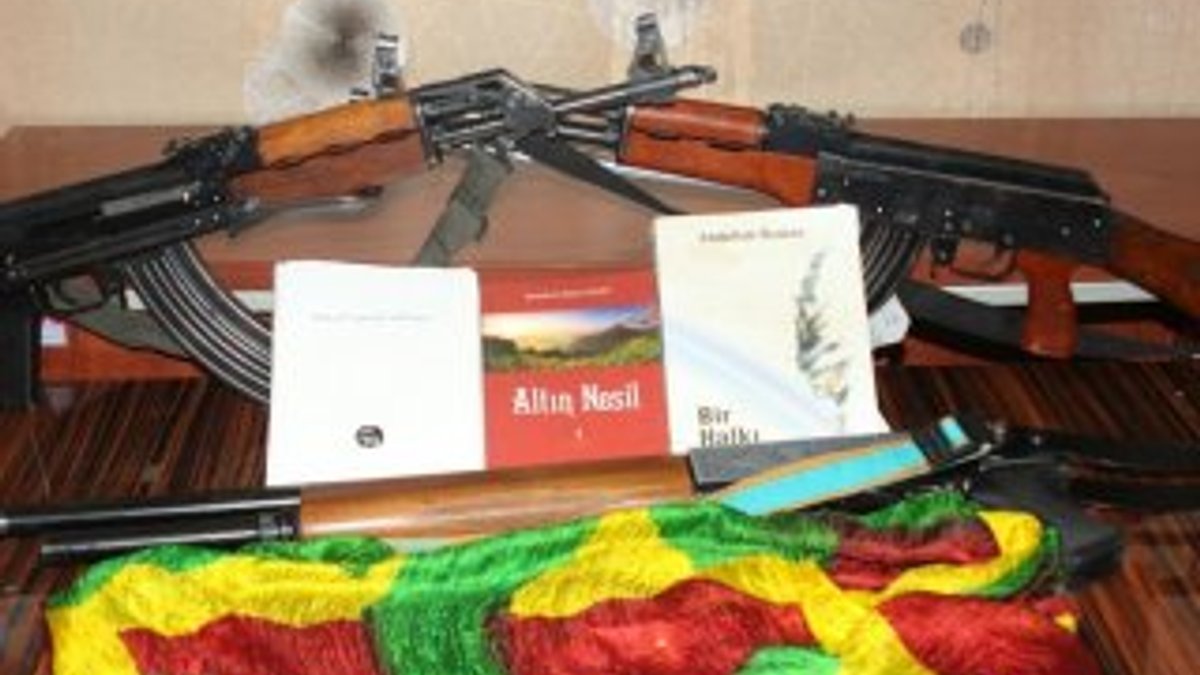 Evinde FETÖ, PKK ve DEAŞ materyalleri ele geçirildi