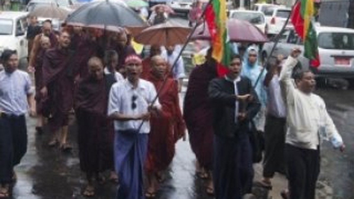 Myanmar'da Budistlerden Müslümanlara saldırı