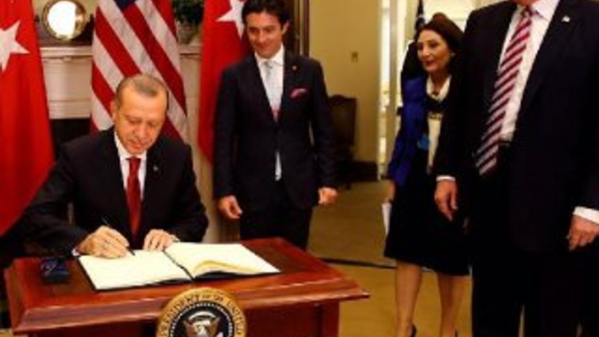 Erdoğan, Beyaz Saray şeref defterini imzaladı