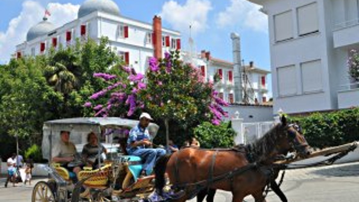 Büyükada'da fahiş fiyatlar el yakıyor