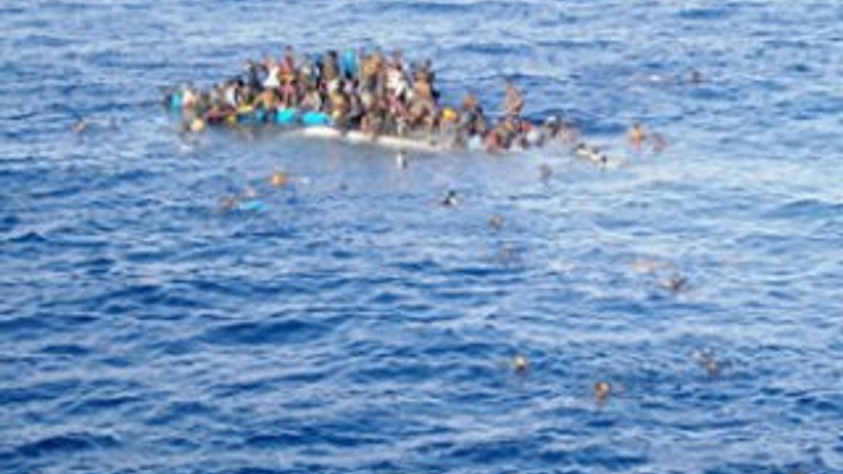 Libya açıklarında tekne battı: 20 ölü
