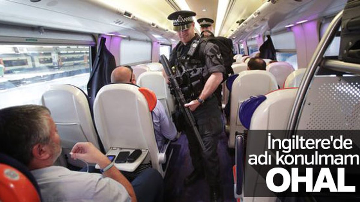 İngiltere'de polis trenlerde devriye geziyor