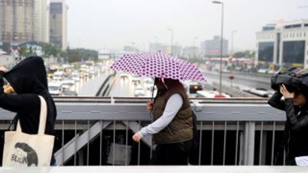 İstanbul güne yağışla uyandı