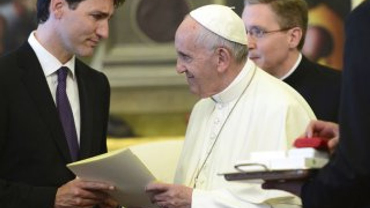 Kanada Başbakanı Trudeau'nın Papa'dan özür talebi