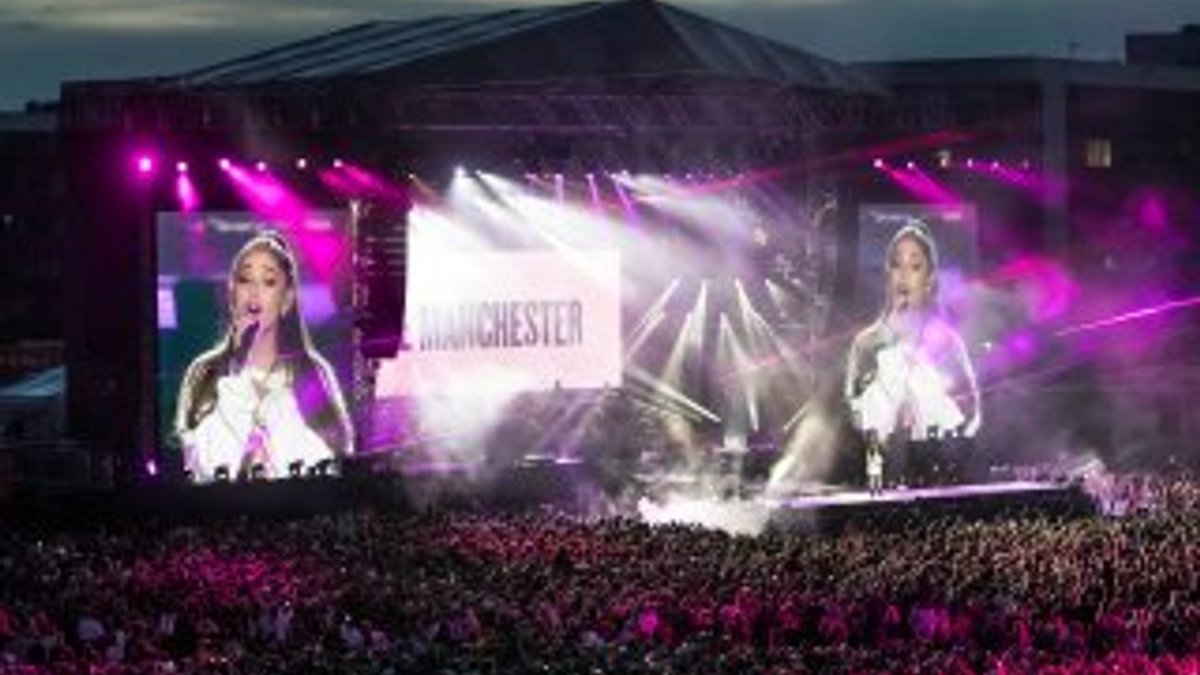 Manchester’da 50 bin kişilik yardım konseri düzenlendi