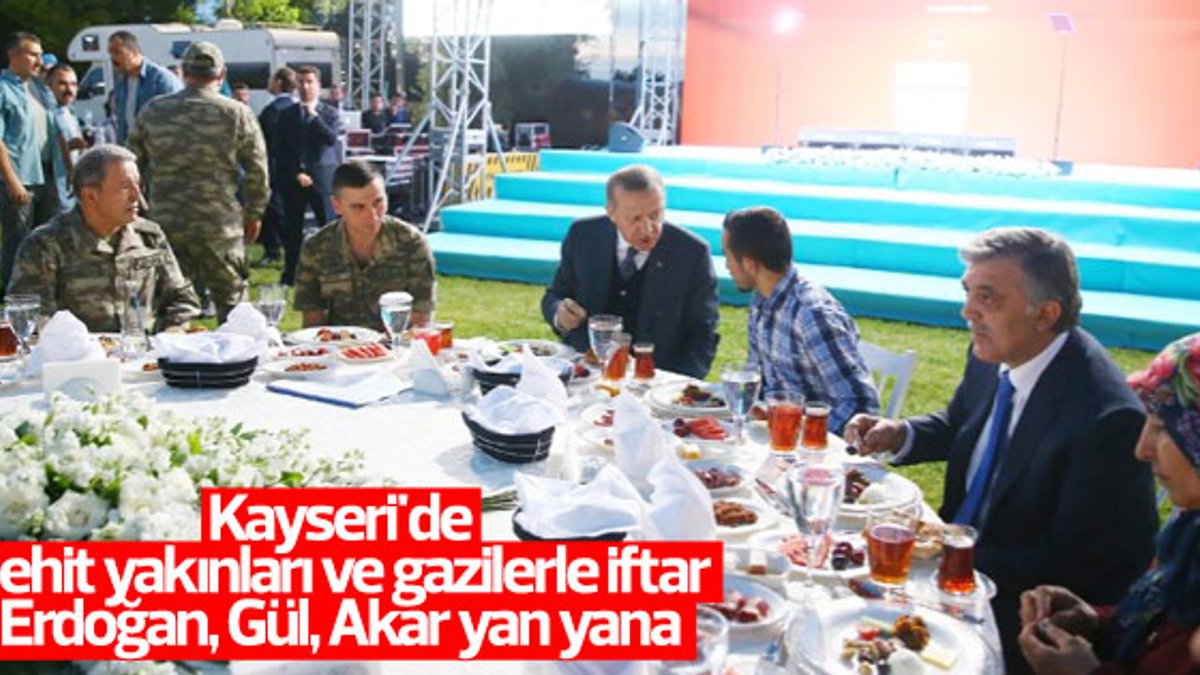 Kayseri'de Erdoğan ve Gül birlikte iftar yaptı