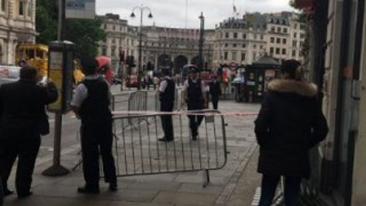 Londra'da bomba alarmı