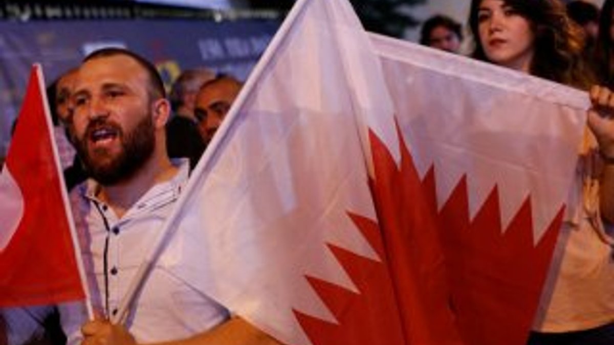 Taksim Meydanı'nda Katar'a destek yürüyüşü