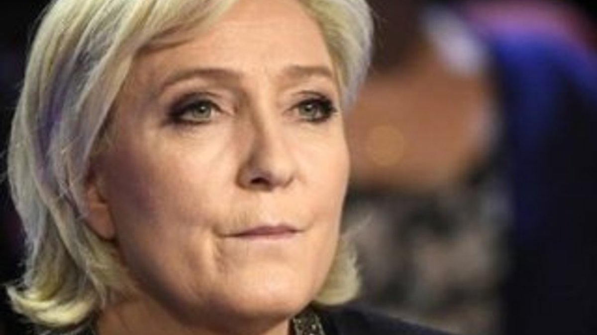 Marine Le Pen'in dokunulmazlığı kaldırıldı