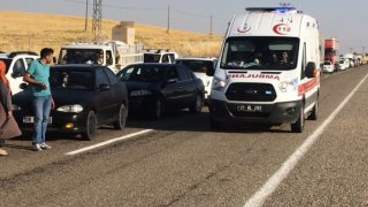 Diyarbakır'da polis aracıyla minibüs çarpıştı