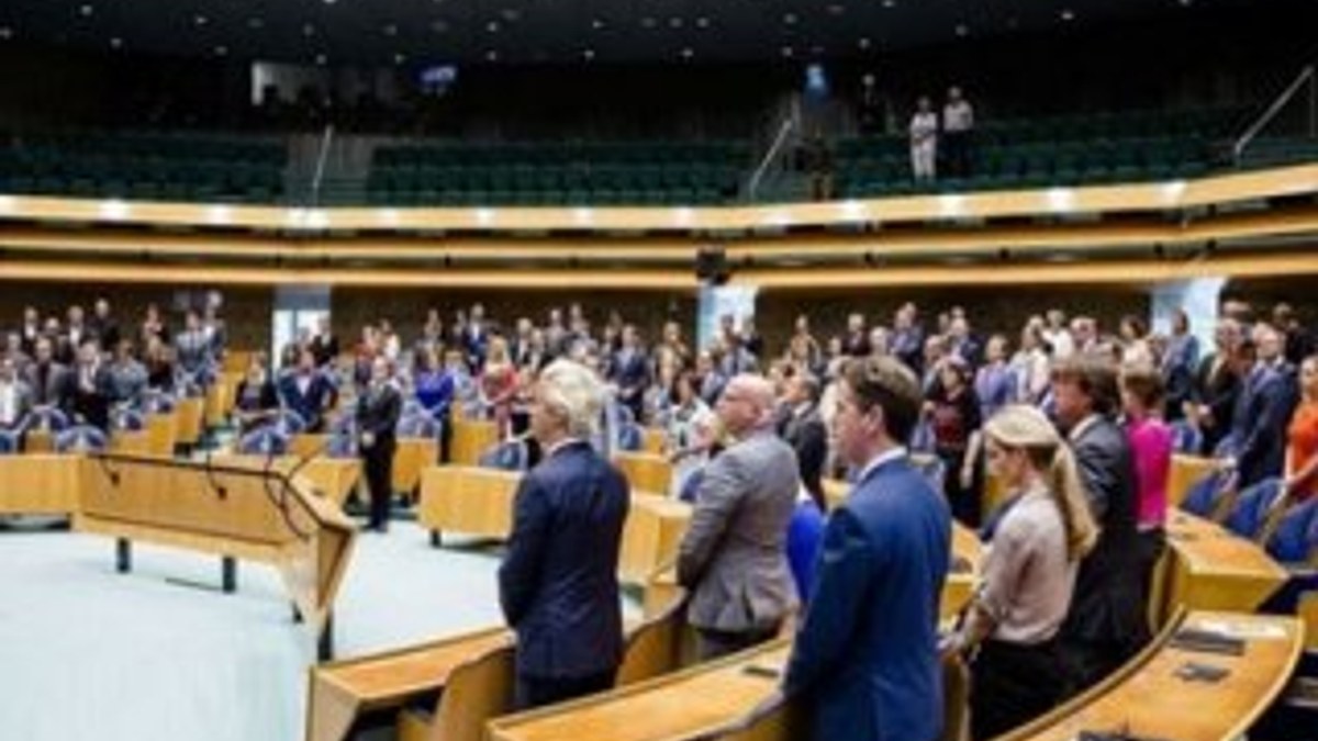 Hollanda'da dört parti 100 gün sonra müzakere için hazır