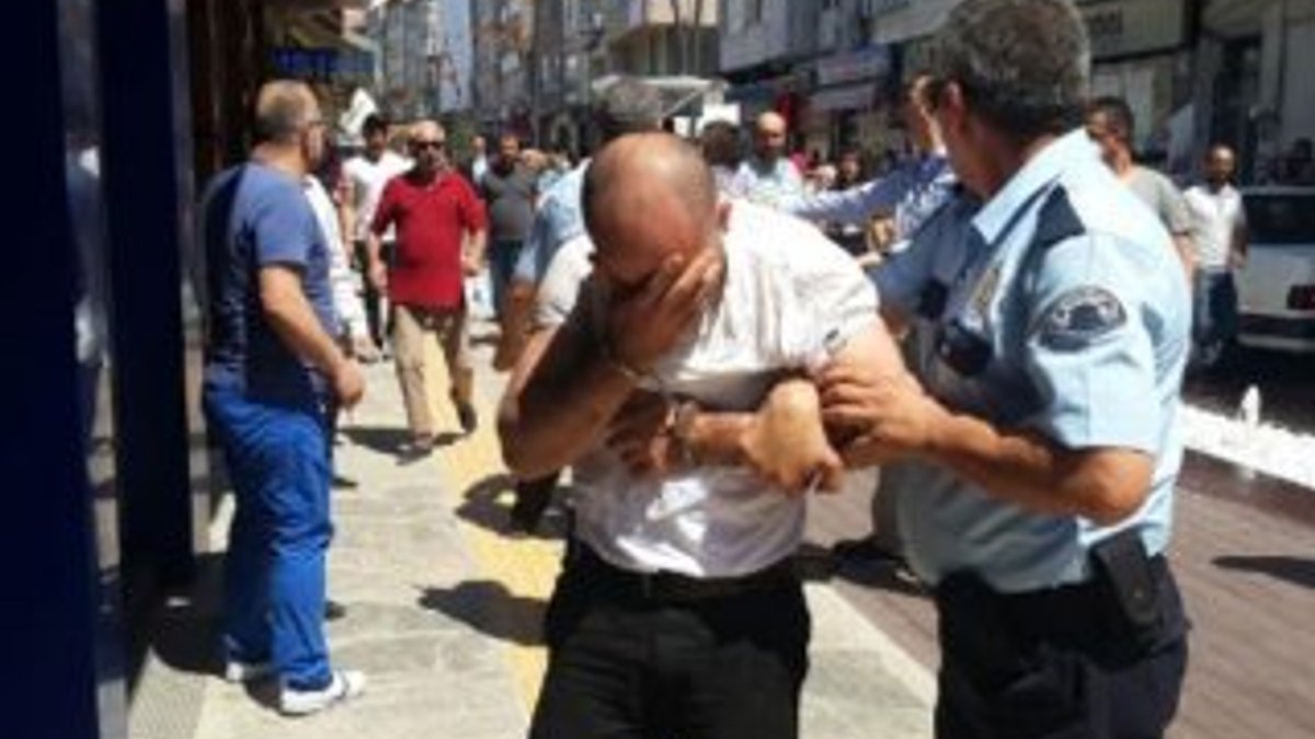 Sinop'ta tacizciyi linçten polis kurtardı