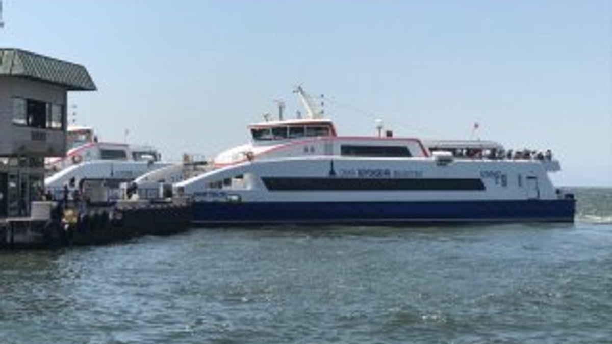 İzmir'de grev nedeniyle vapur ve feribot seferleri yapılamıyor