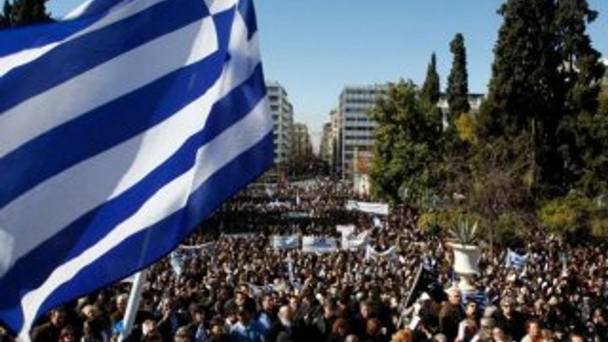 Yunanistan’da 15 ay maaşını almayan kadın intihar etti