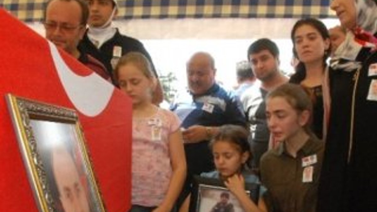 Şehit yakını: Onların bombaları iman gücümüzü bitiremeyecek