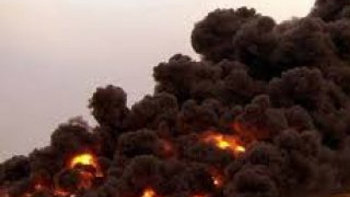 Nijerya'da petrol kuyusunda yangın: 30 ölü