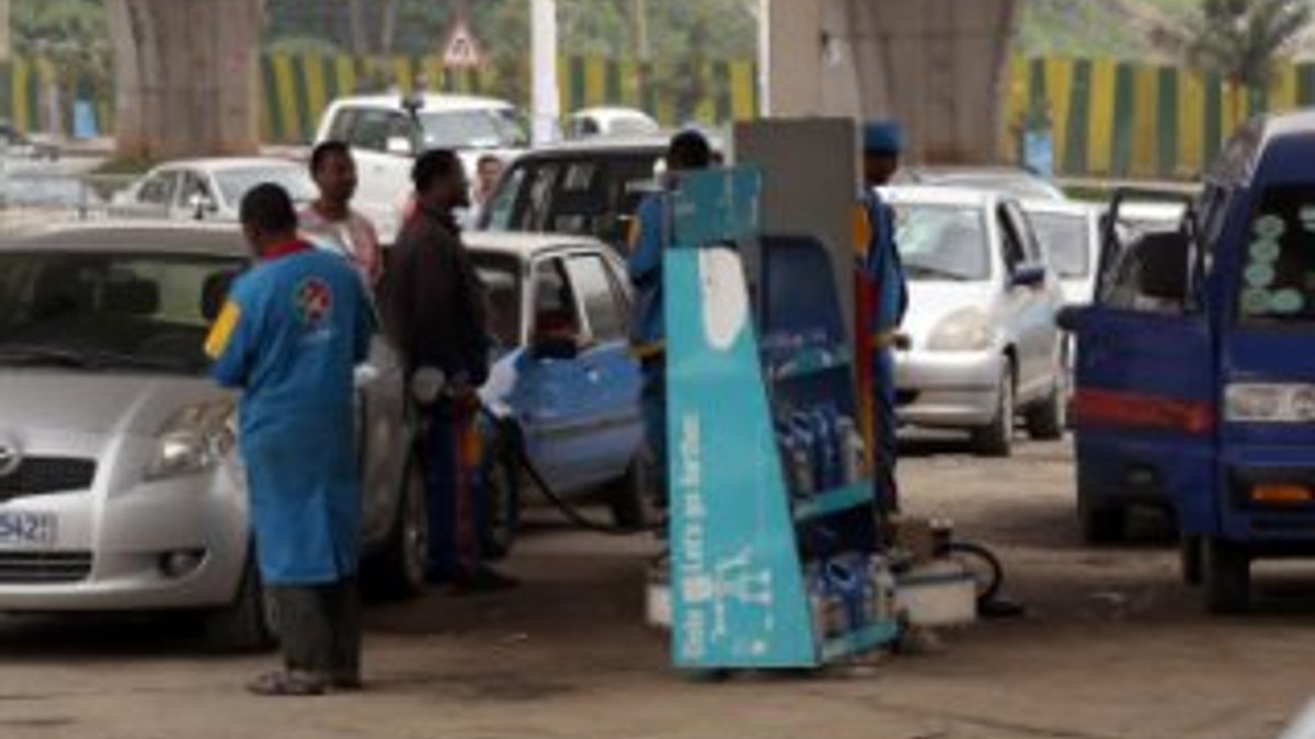 Etiyopya'da benzin sıkıntısı uzun kuyruklar oluşturdu