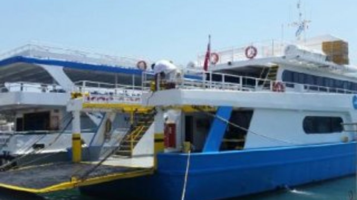 Türkler gönderilen gemilerle İstanköy'den tahliye ediliyor