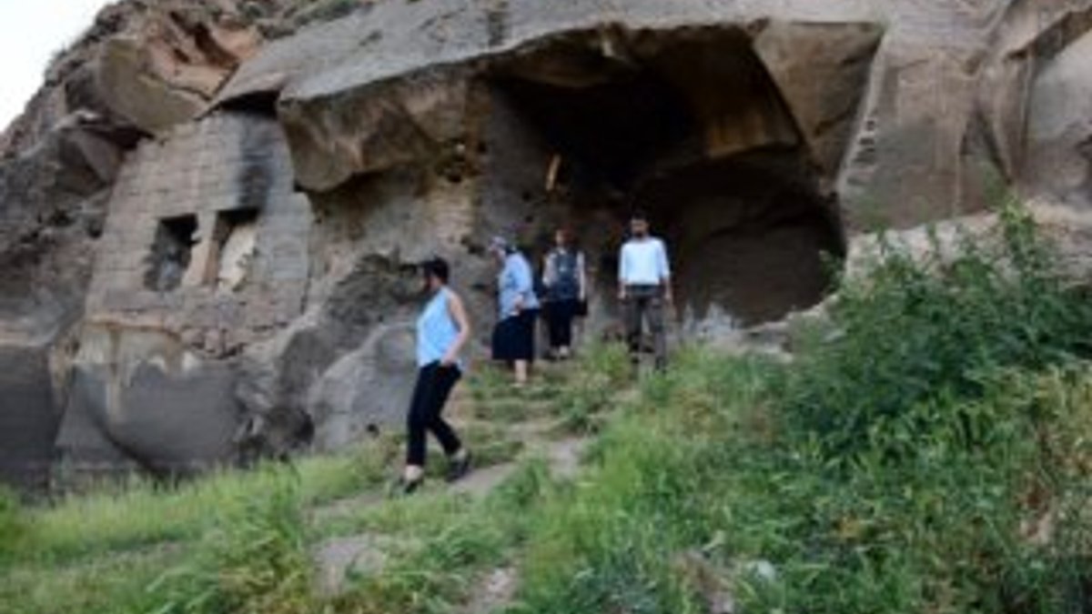 Bitlis'teki mağara evler turizme kazandırılıyor