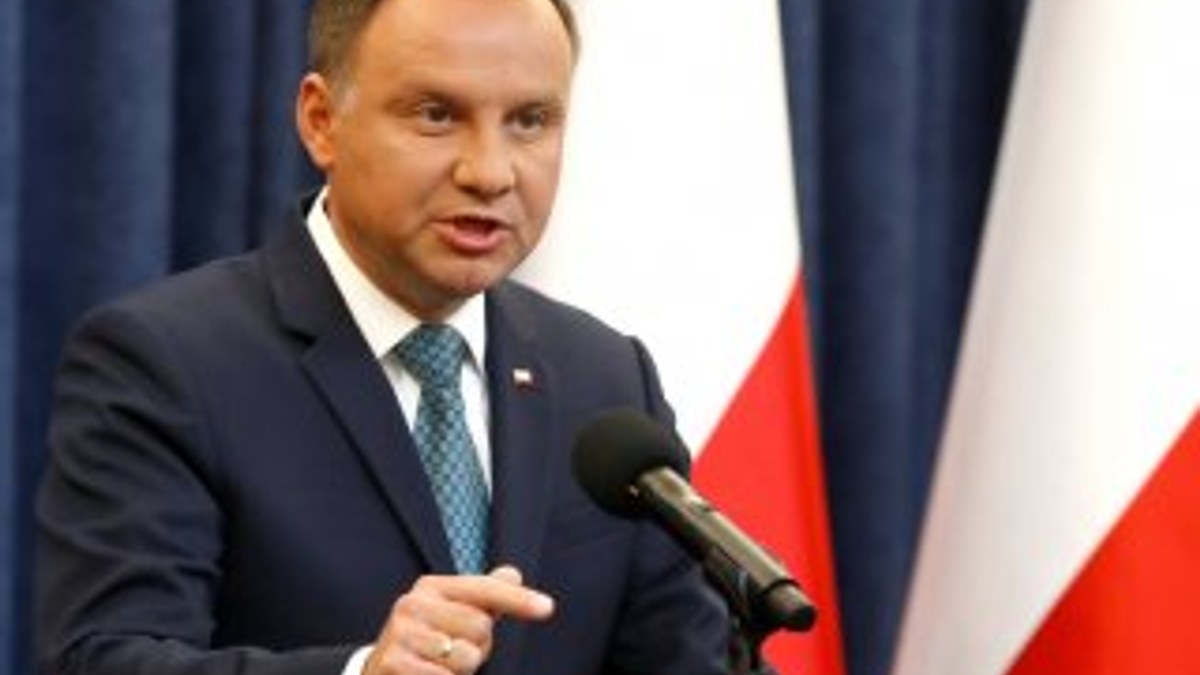 Polonya'daki gösteriler Devlet Başkanı'nı veto ettirdi