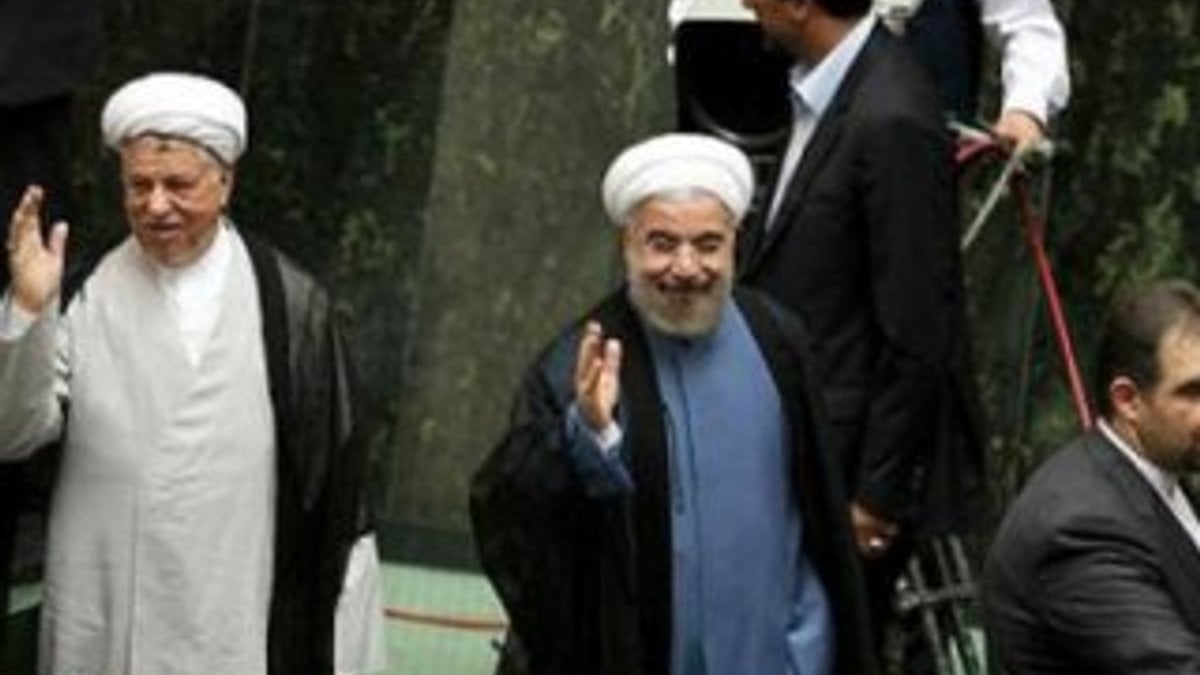 İran'da ikinci Ruhani dönemi resmen başladı