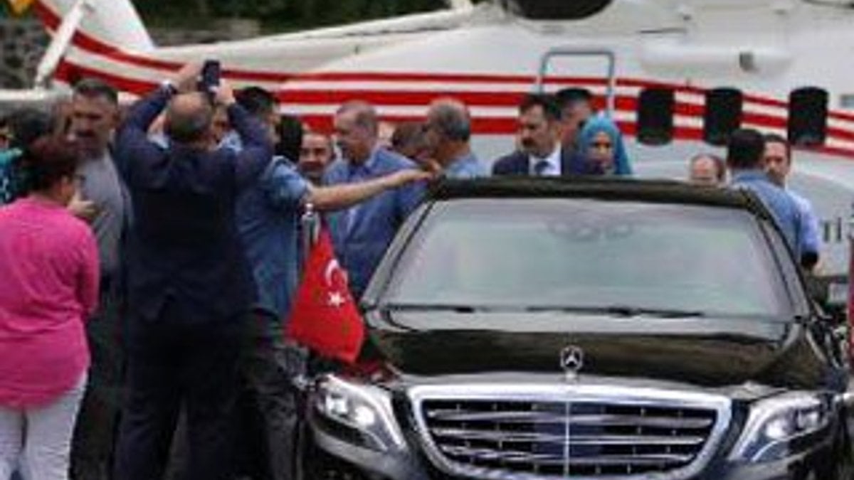Cumhurbaşkanı Erdoğan’dan Sarp Sınır Kapısı’na inceleme