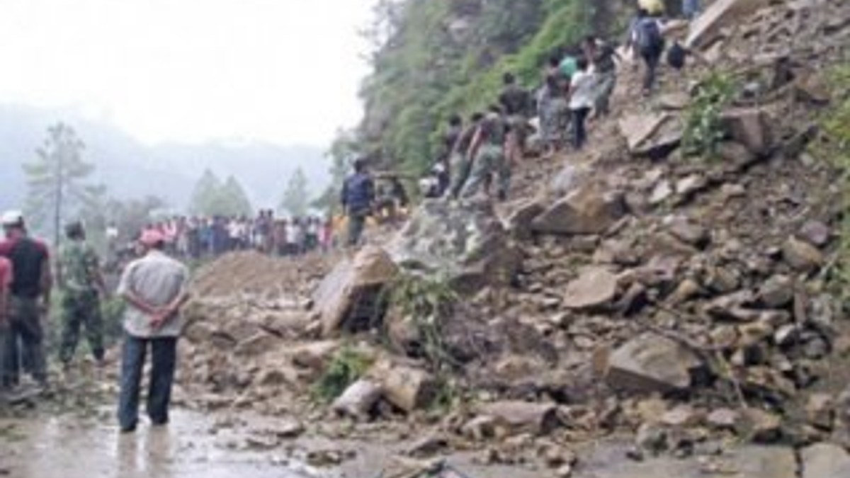 Nepal'deki sel ve heyelan 70 kişinin ölümüne neden oldu