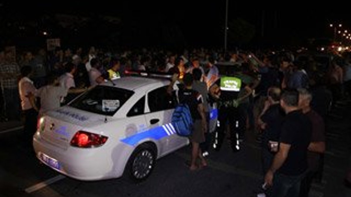 Tekirdağ'da trafik kazası sonrası yol kapatma eylemi