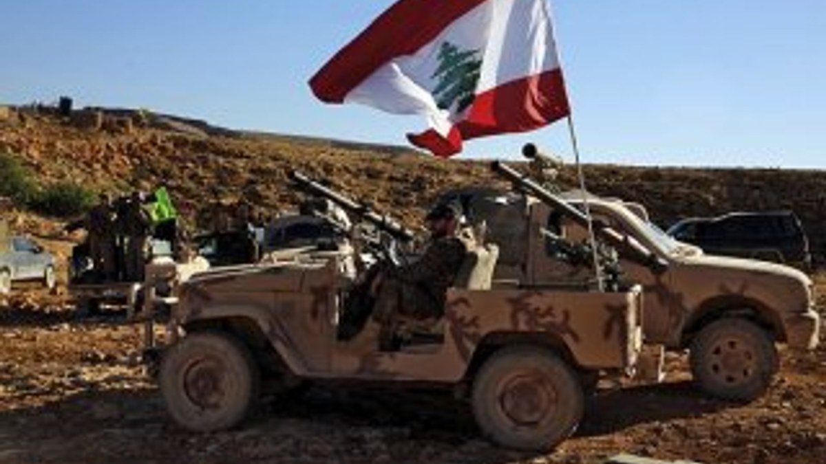 Lübnan ordusu Suriye sınırında DEAŞ mevzilerini vurdu