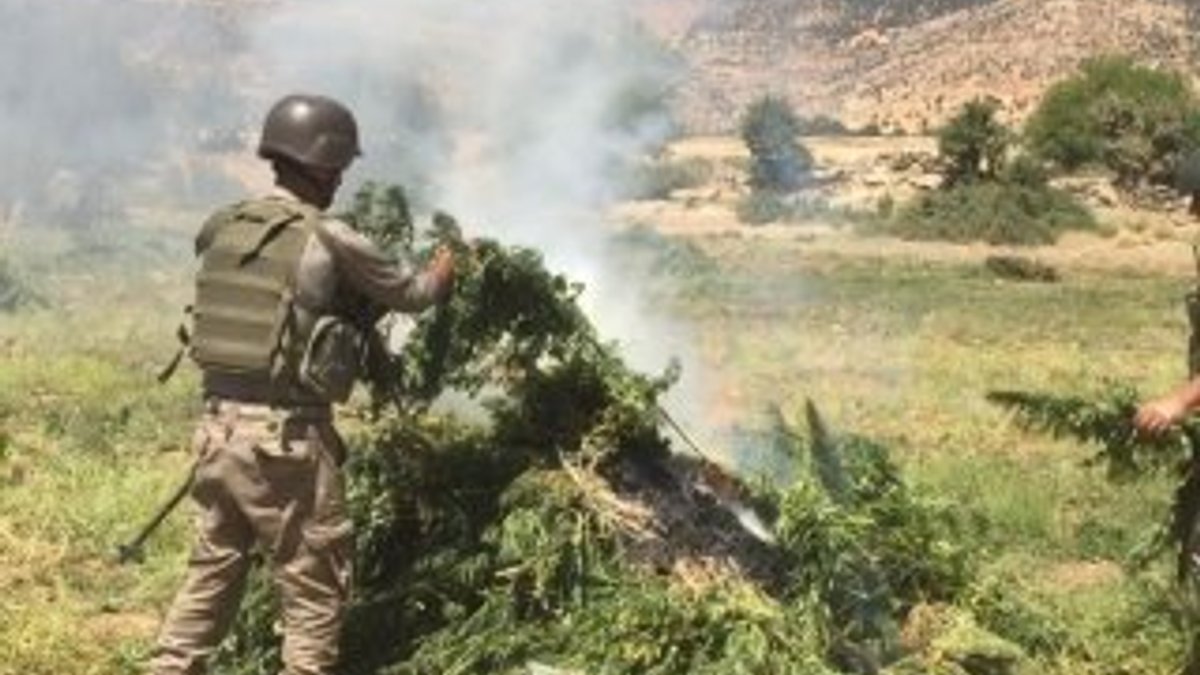 Diyabakır'da 4 PKK sığınağı imha edildi