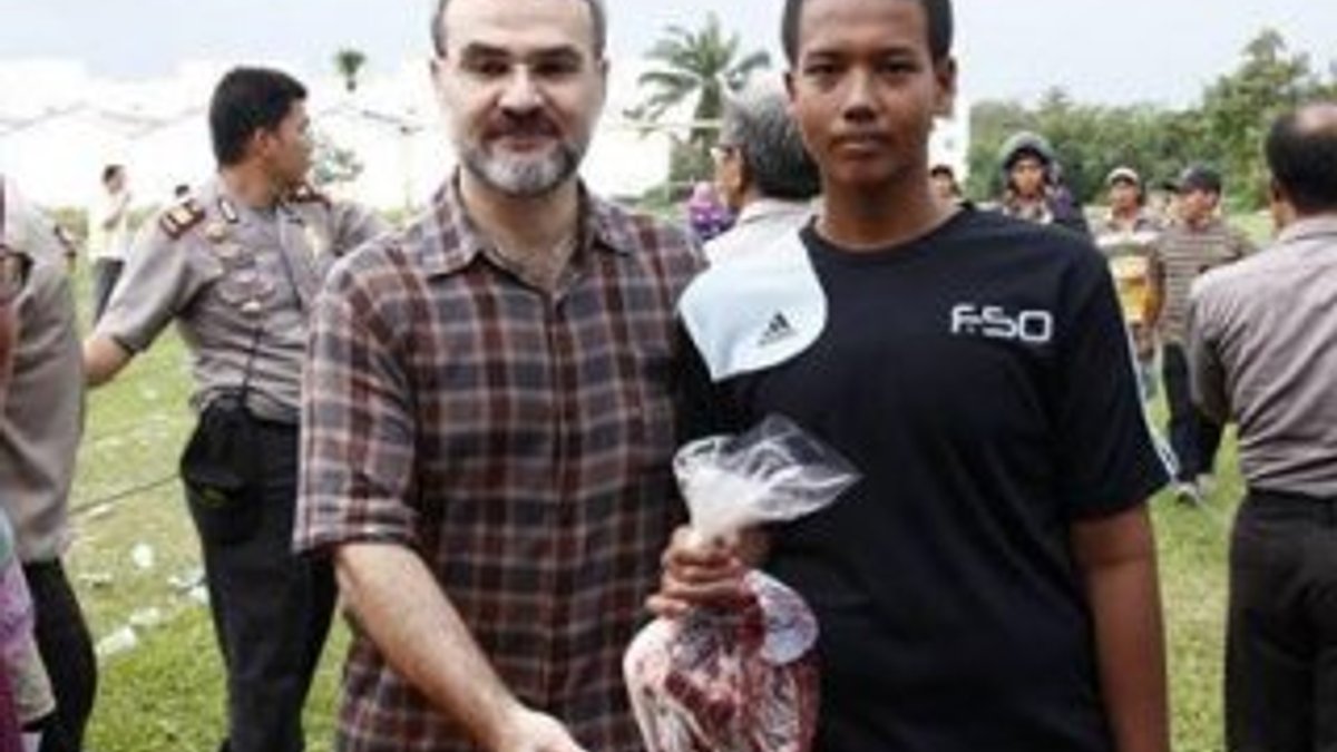 Es'ad Coşan Vakfı kurbanlarınızı Endonezya'ya ulaştırıyor