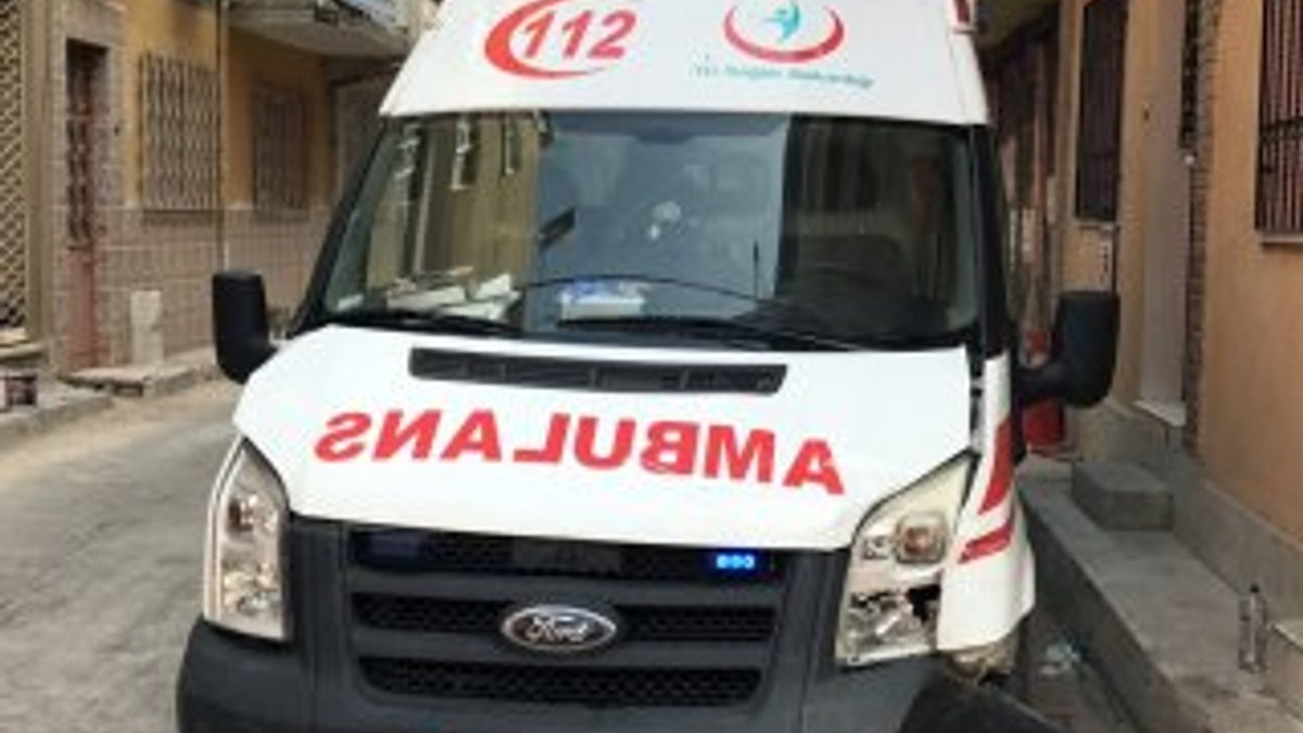 İzmir'de minibüsle ambulans çarpıştı