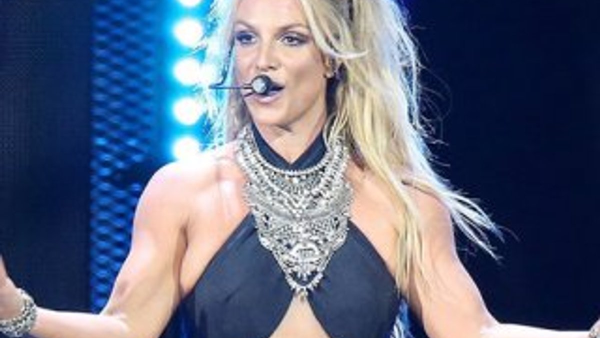 Britney Spears'tan direk dansı