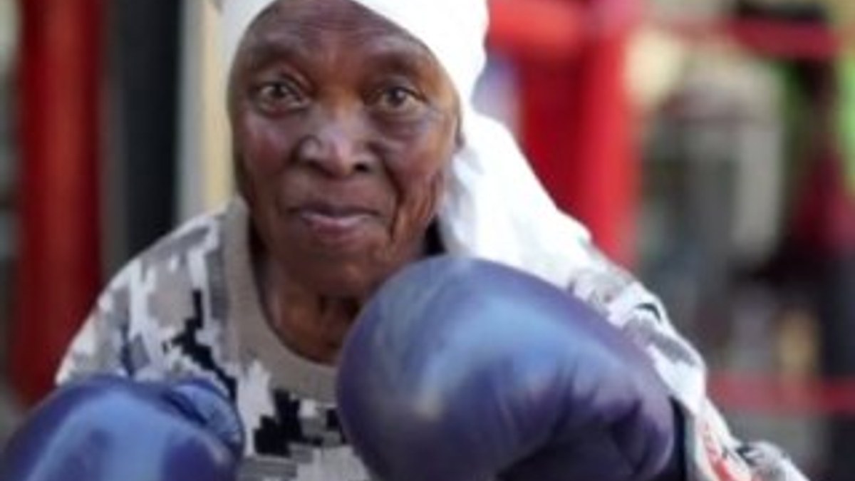 Güney Afrika'da nineler boksla mutlu oluyor