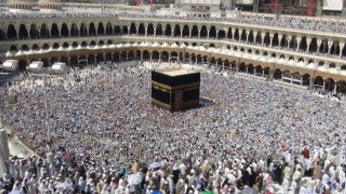 Hac izni olmayan yarım milyon kişi Mekke'ye giremedi