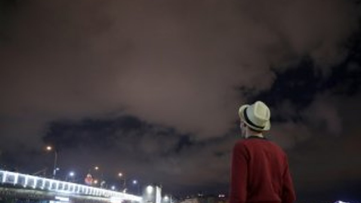İstanbul Boğazı'nı bulutlar kapladı