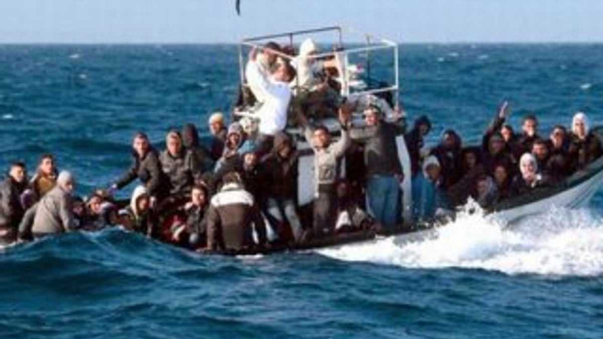 Tunus açıklarında kaçak göçmen teknesi battı